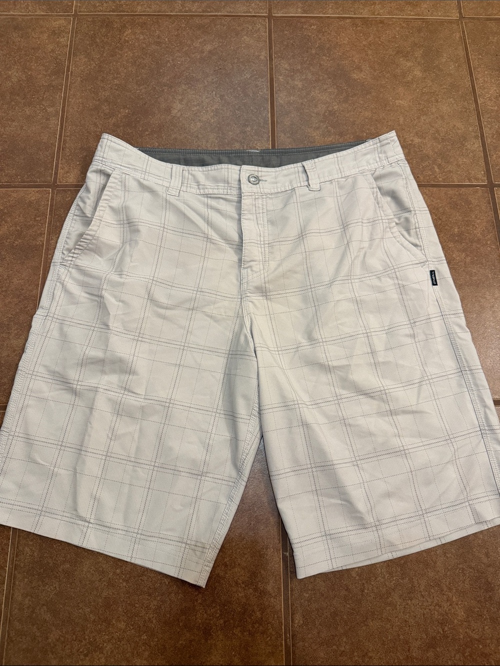 O'Neill Men's White Plaid Flat Front Shorts